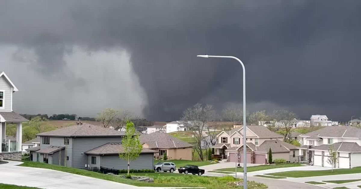 omaha airport tornado