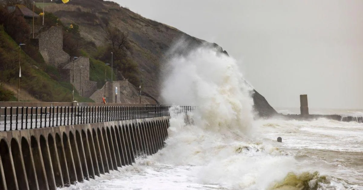 storm darragh weather warnings